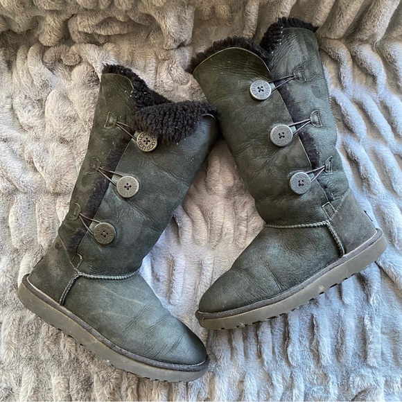 Ugg Bailey Button Triplet II Boots - Picture 3 of 10